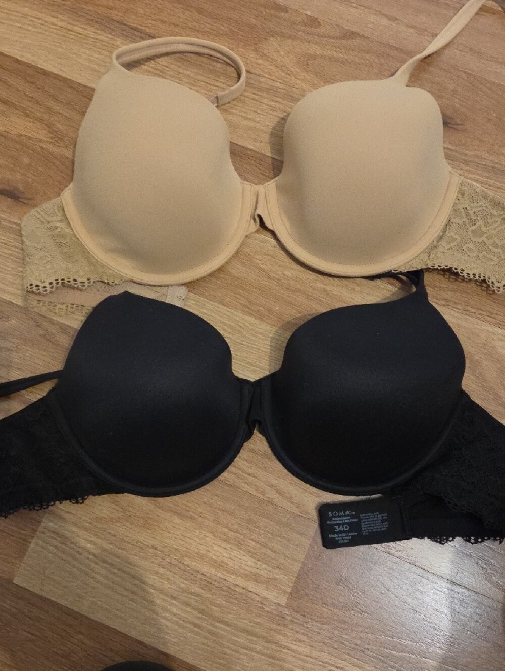 ❗️SALE❗️Four SOMA Bras - Picture 2 of 7